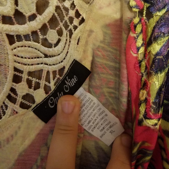 Summer top - Picture 3 of 3